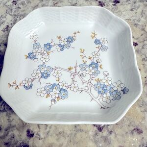 Richard Ginori small dish 6 x 6, blue and white flowers.